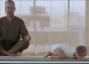 Bambino che fa yoga
