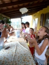 I ragazzi alle settimane verdi: passeggiate, piscina e corso di cucina