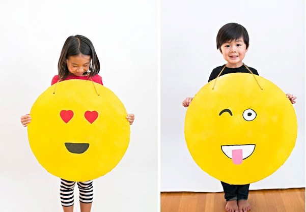 Vestito carnevale emoji bambini discount
