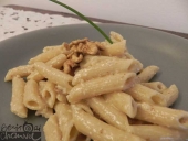 Pasta con salsa alle noci