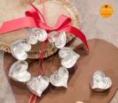 Ghirlanda con materiali di riciclo