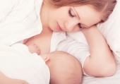 Mamma che allatta